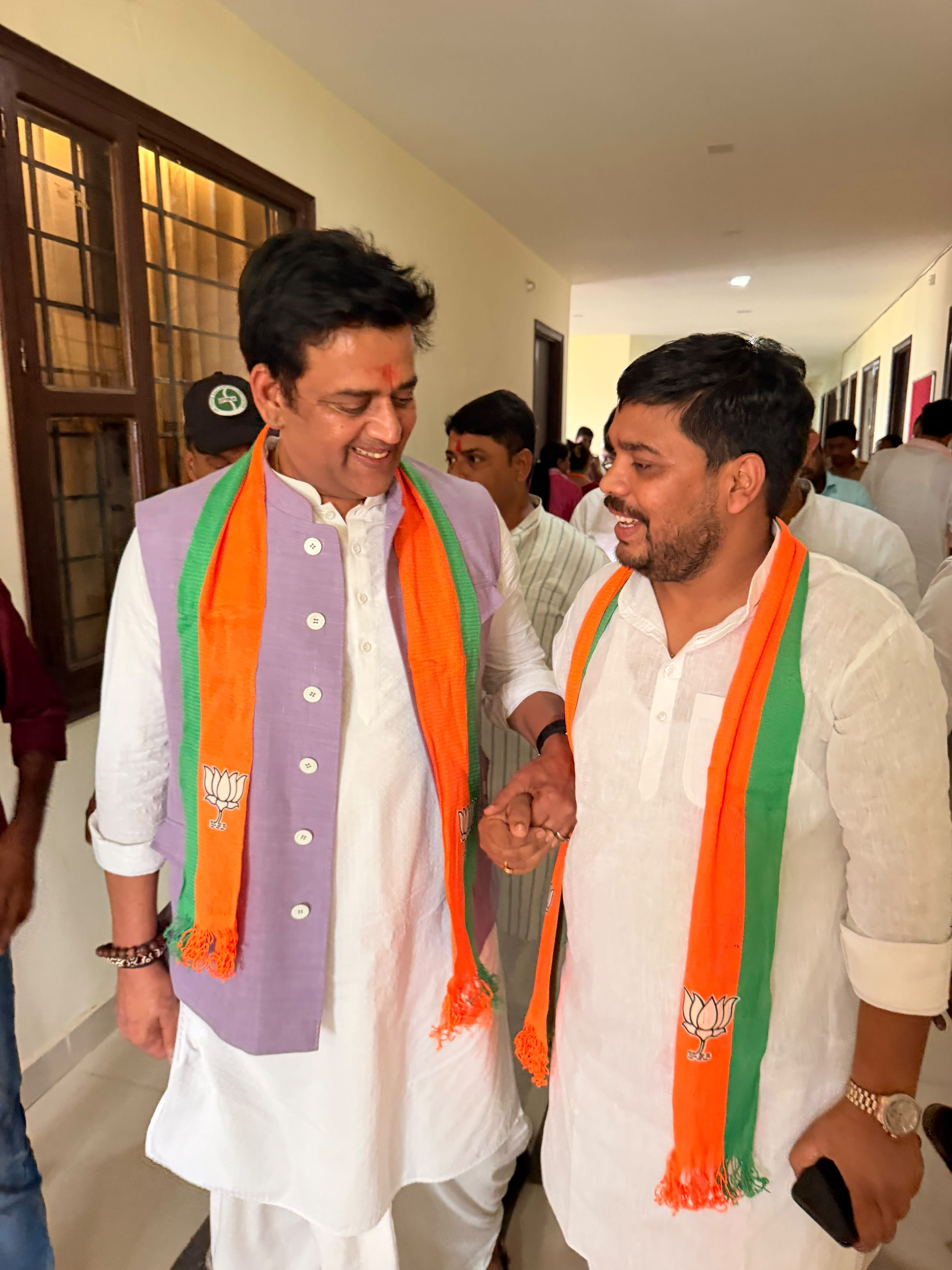 अभिषेक कुमार एवं रवि किशन जी